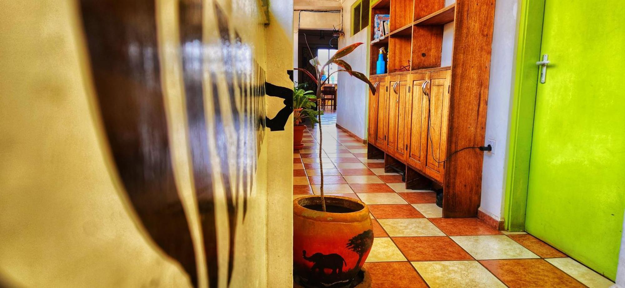 We Travel Hostel Moshi Bagian luar foto