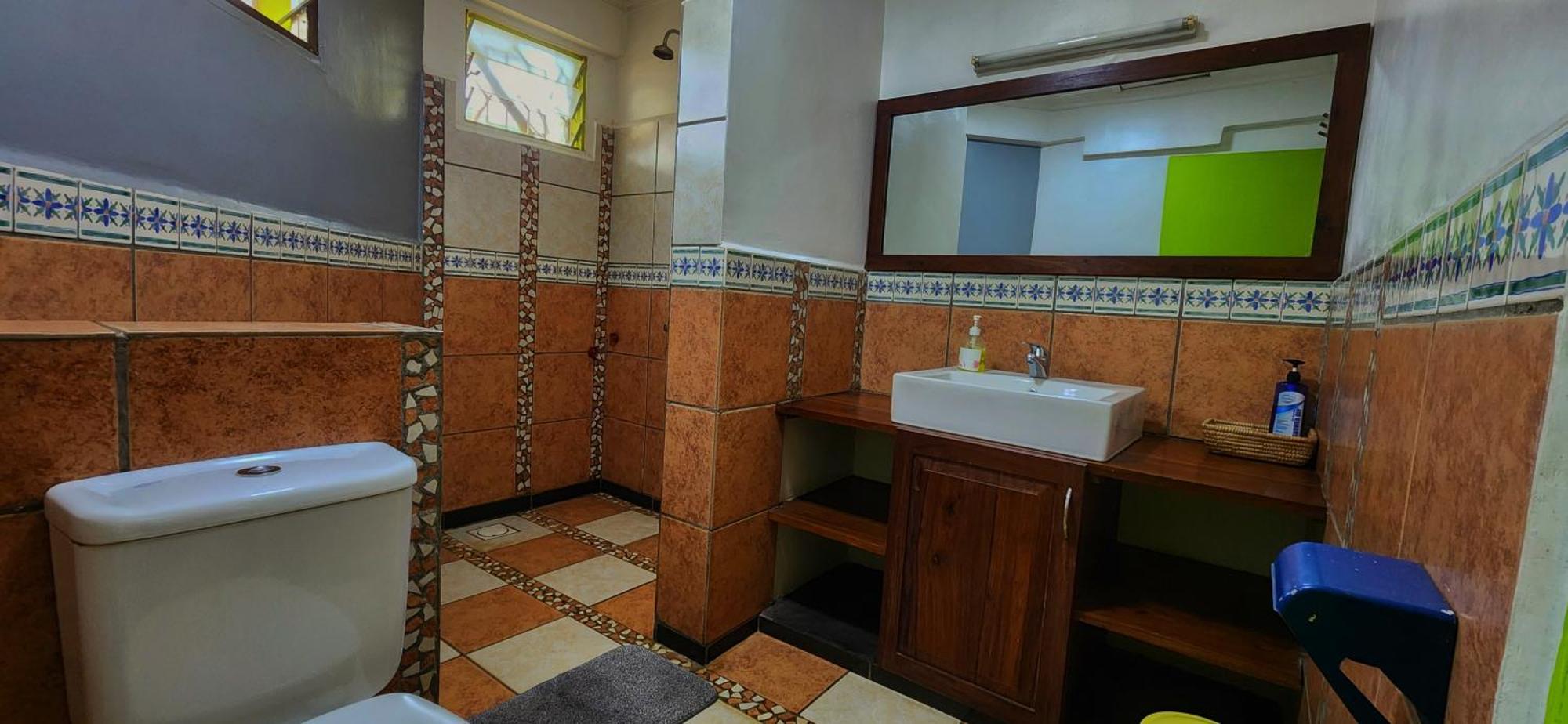 We Travel Hostel Moshi Bagian luar foto
